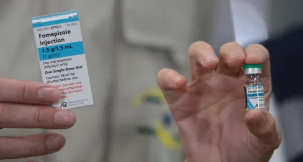 Brasil recebe primeira remessa de antídoto contra intoxicação por metanol