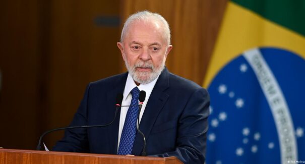 Lula sanciona lei que veta o uso da linguagem neutra em órgãos públicos