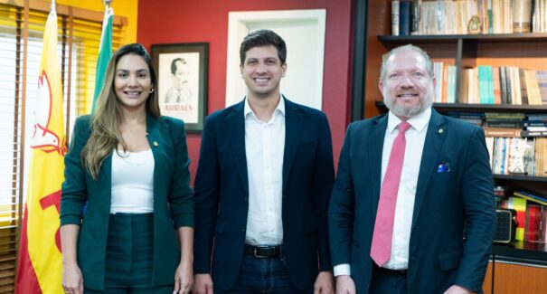 Othelino Neto anuncia filiação ao PSB e reforça alinhamento com a cúpula nacional do partido