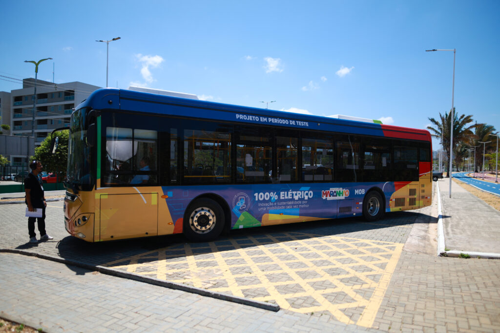 Brandão anuncia testes para inserção de ônibus elétrico no sistema de transporte semiurbano da Grande Ilha
(Foto: Divulgação)