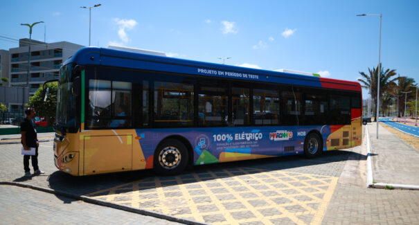 Brandão anuncia testes para implantação de ônibus elétrico no transporte semiurbano