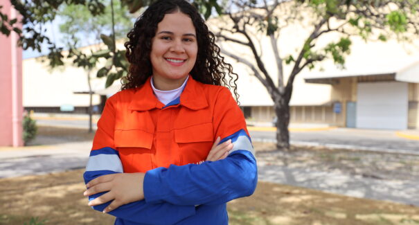 Alumar abre mais de 100 vagas para mulheres no Programa Aprendiz 2026