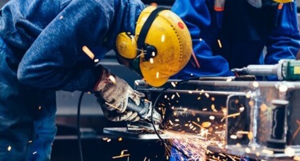 Indústria brasileira volta a perder fôlego em setembro e mostra cenário de fragilidade