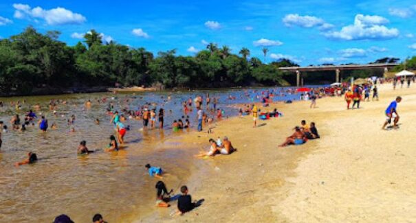 Praia dos Amores, em Nina Rodrigues, é interditada após ataques de piranhas