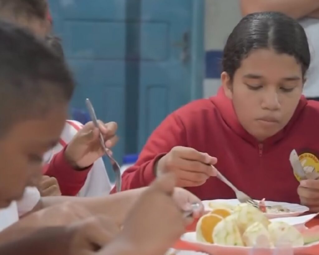 Cozinha Industrial de Vargem Grande leva educação alimentar às escolas municipais
