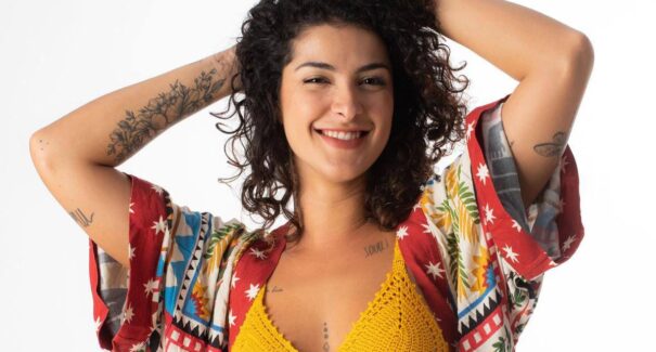 Giovana Fagundes traz seu humor afiado de volta a São Luís com o show “Orgulho do Papai”