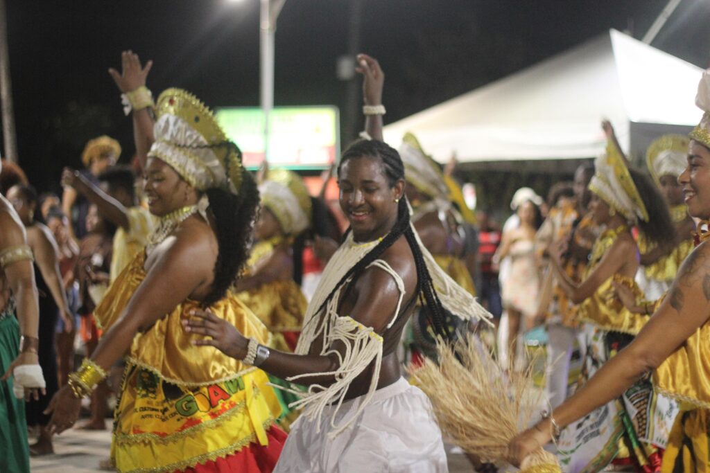 Grupo de Dança Afro Malungos apresenta “Zumbi Vive” na Praça da Flor do Samba