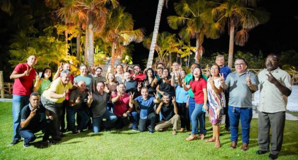 Dudu Diniz recebe Iracema Vale em encontro com lideranças de São José de Ribamar