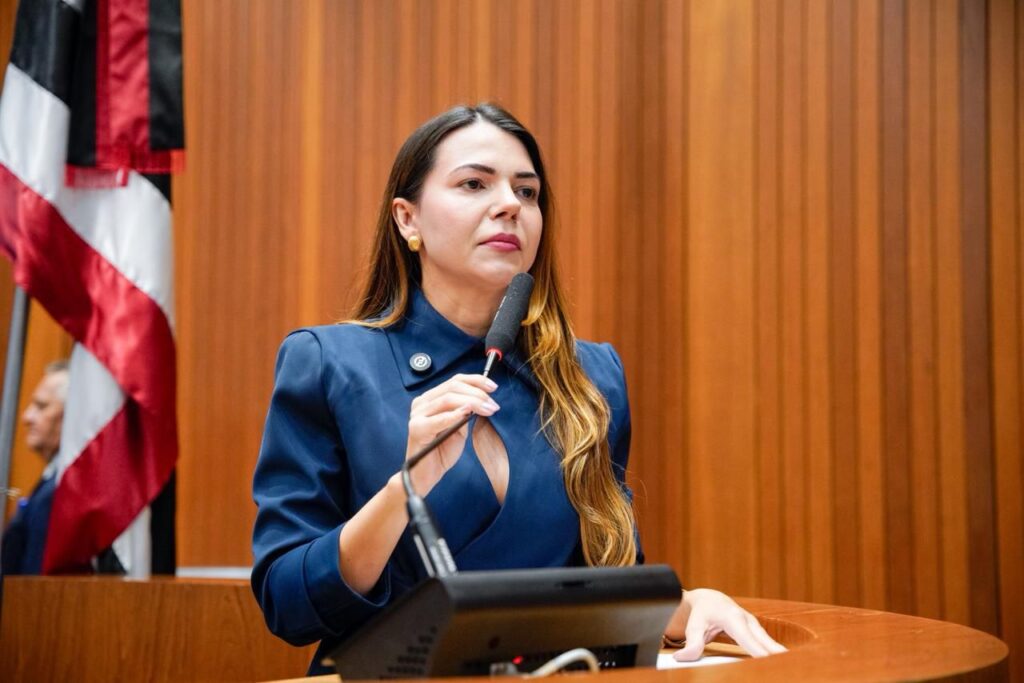 Alema é finalista de prêmio nacional com projeto de lei sobre combate à violência sexual infantil