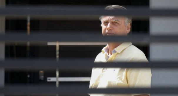 PGR defende prisão domiciliar para Bolsonaro por questões de saúde