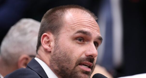 STF forma maioria para tornar Eduardo Bolsonaro réu no tarifaço