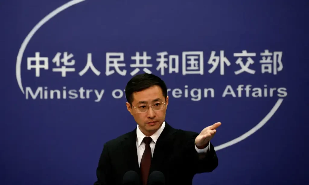 Porta-voz do Ministério das Relações Exteriores da China, Lin Jian (Foto: Reuters/Tingshu Wang)