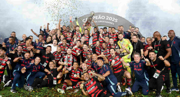Flamengo encara o PSG para finalizar ano perfeito
