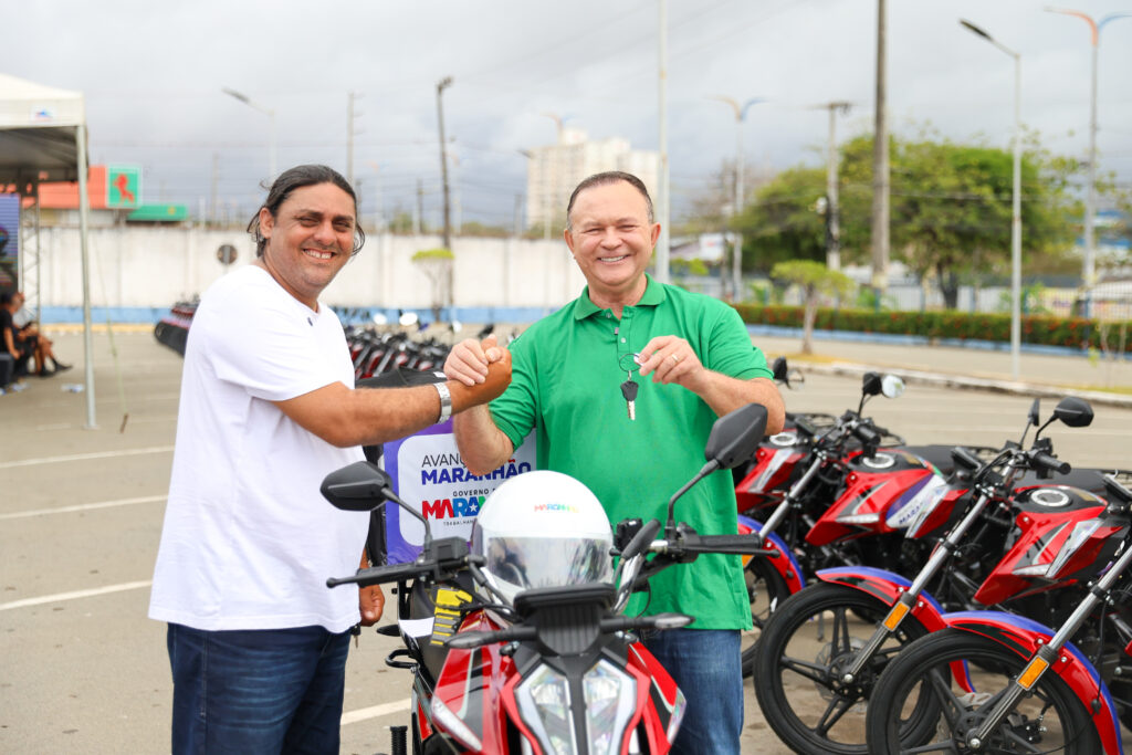 Governo do Estado inicia entrega de motos e kits de trabalho do programa Avança Maranhão