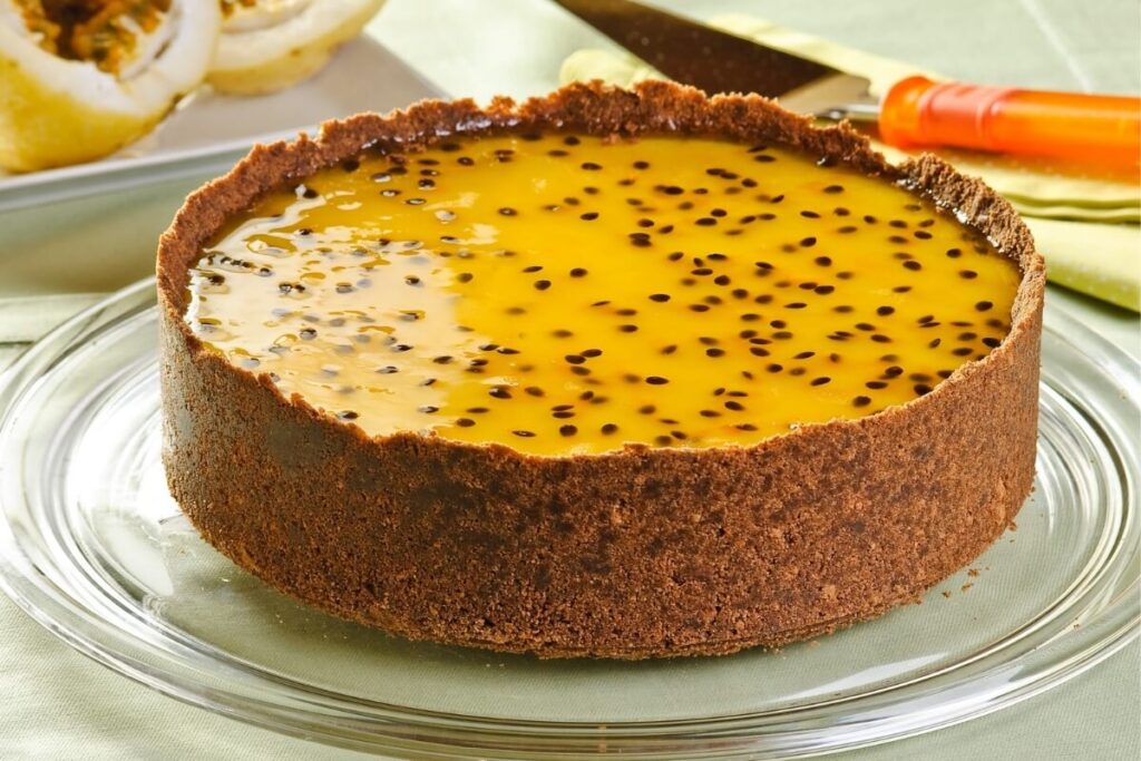 Torta de maracujá (Imagem: ArtbyPixel/Shutterstock)