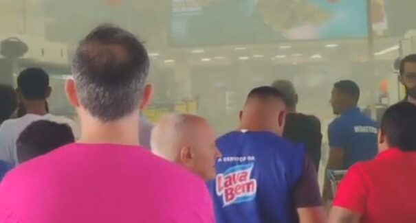Vídeo: princípio de incêndio causa evacuação do Mateus do Renascença