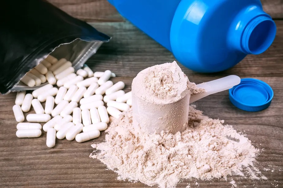 Anvisa proíbe suplementos por falta de registro e uso de substância proibida