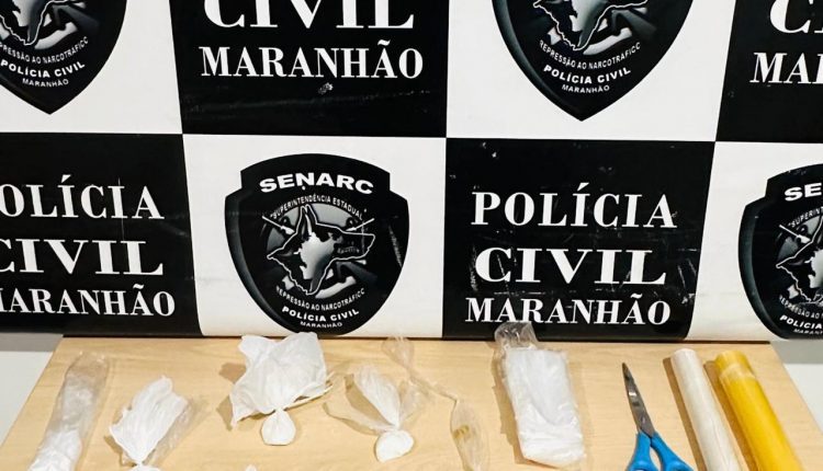 No interior do imóvel, foram apreendidas porções de cocaína e crack já embaladas e prontas para a comercialização (Foto: Divulgação)