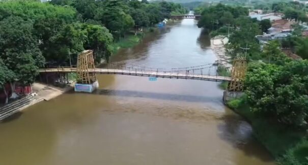 Ponte de madeira sobre o Rio Balsas é interditada para análise estrutural
