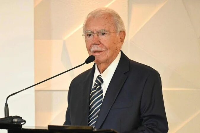 Sarney exalta Brasília ao ser homenageado com o Prêmio JK Correio Braziliense