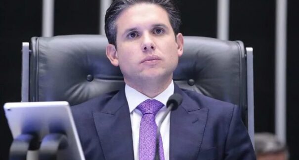 Câmara aprova PL que reduz penas de condenados por atos golpistas