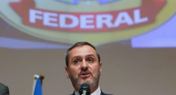Registros de armas caem 80% nos últimos três anos