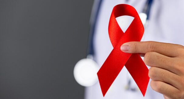 Luta contra a Aids: prevenção, estigma e acesso ao tratamento