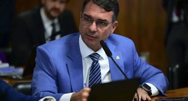 Flávio é o escolhido de Bolsonaro para disputar a Presidência em 2026