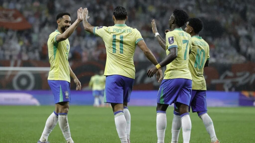 Jogadores da Seleção Brasileira celebram um dos gols na goleada sobre a Coreia do Sul em amistoso (Foto: @rafaelribeirorio/CBF)