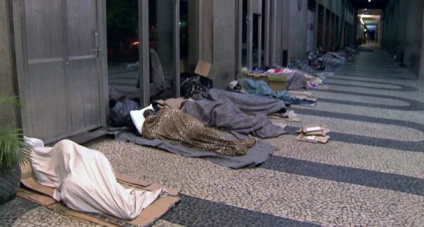 População em situação de rua no Brasil ultrapassa 358 mil pessoas