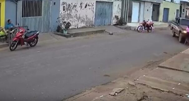Vídeo: motorista embriagado atropela duas crianças e uma mulher no interior do Maranhão