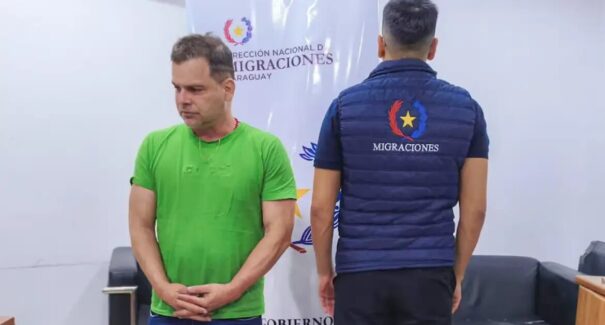 Ex-diretor da PRF levou pitbull e sacos de ração em fuga para Paraguai