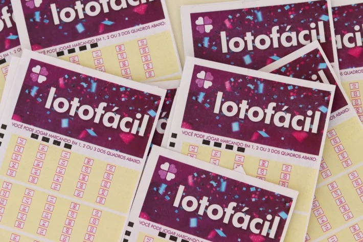 A Lotofácil é uma loteria que realiza sorteios às segundas, terças, quartas, quintas, sextas-feiras e sábados, sempre às 20h (Foto: Adobe Stock)