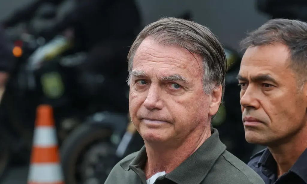 Moraes autoriza Bolsonaro a fazer exames após queda em cela da PF