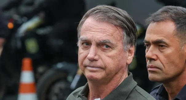 Moraes autoriza Bolsonaro a fazer exames após queda em cela da PF