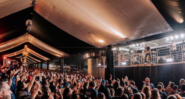 Camarote Stage abre temporada no pré-carnaval com lotação máxima e anúncio de Bell Marques