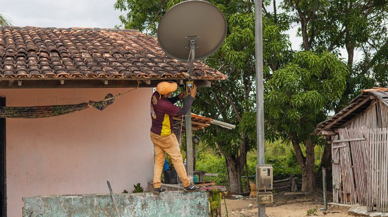 Brasil Antenado libera parabólica digital gratuita para moradores de 108 cidades
