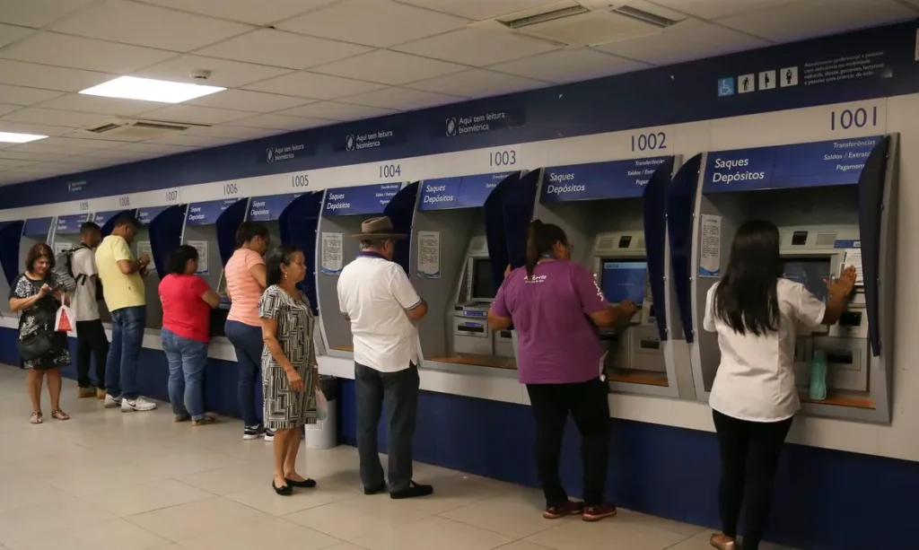 Justiça determina manutenção de agências bancárias e atendimento presencial no Maranhão