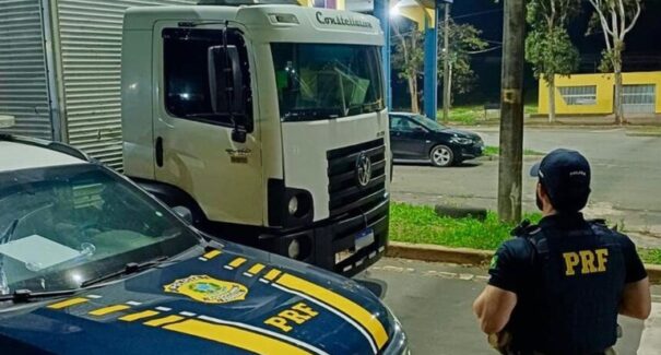 PRF prende motorista com caminhão adulterado e drogas na BR-135 em São Luís