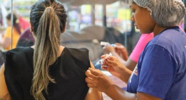 Confira orientações sobre atualização vacinal no período de férias