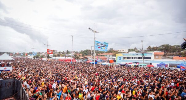 Férias e pré-carnaval lotam praias e expõem desafios de limpeza e segurança