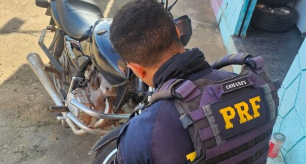 Motocicleta furtada há 17 anos é recuperada durante fiscalização em Carolina