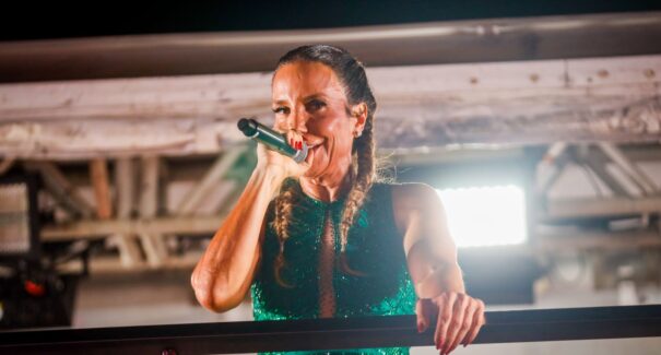 Ivete Sangalo puxa multidão de 650 mil pessoas na Avenida Litorânea