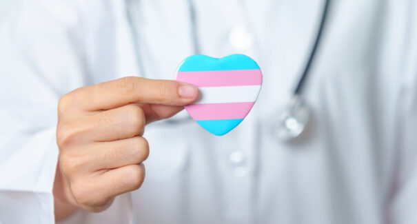 Dia da Visibilidade Trans: 5 princípios da cirurgia plástica na afirmação de gênero no Brasil
