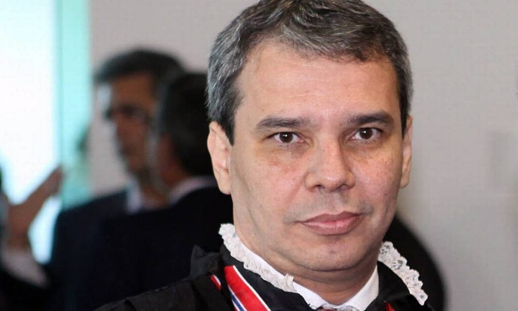 Advogado da Petrobras ganha força para assumir Ministério da Justiça