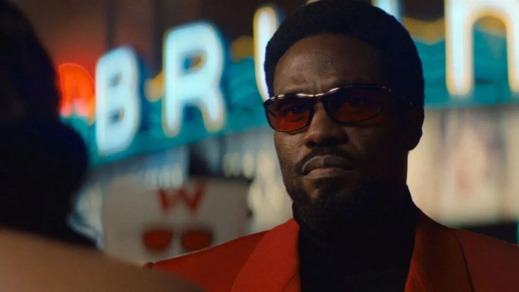 “Magnum” é o primeiro lançamento da Marvel Studios em 2026 e explora o impacto da fama e da identidade pública na vida do protagonista (Imagem: Reprodução digital | Disney+)
