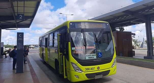 Rodoviários da empresa 1001 estão há 4 dias em greve por reajuste salarial