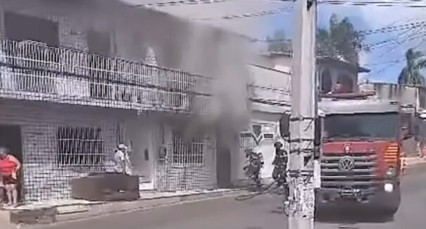 Residência pega fogo no Vinhais, em São Luís
