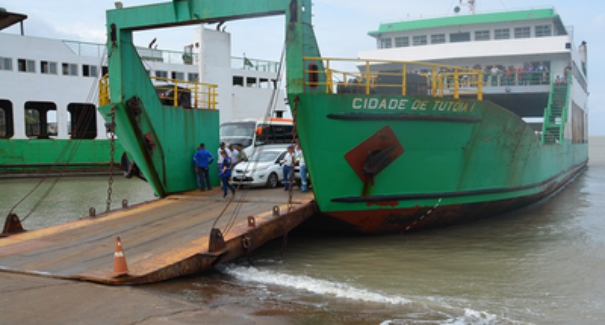 Passageiros deverão sair dos veículos durante a travessia de ferry boat entre São Luís e Alcântara