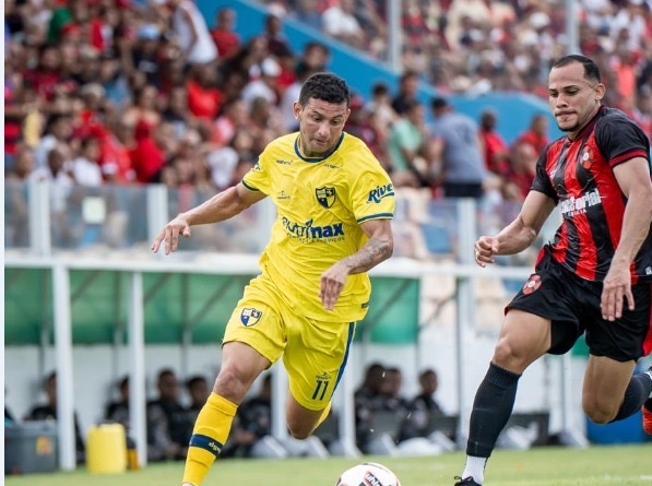 Moto perde pênalti e jogo para o IAPE
